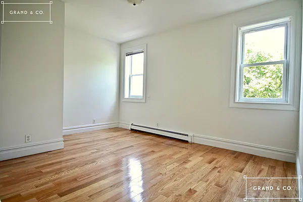 Rented by Grand & Co. | media 12