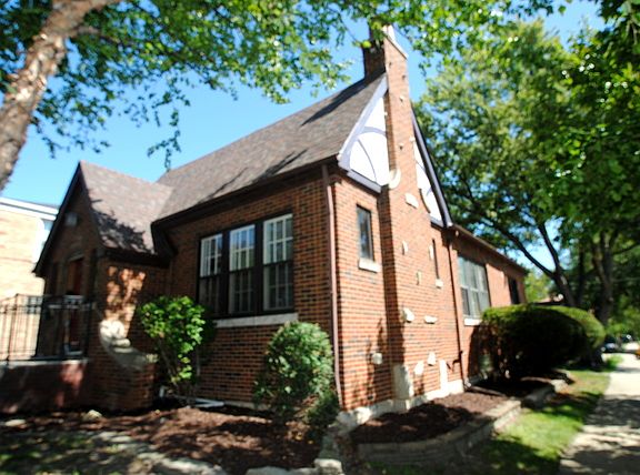 2nd image of 825 Portsmouth Ave
