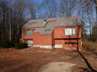 27 Redfield Cir, Derry, NH 03038