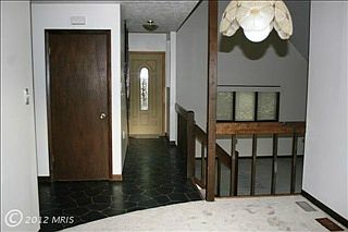3rd image of 1087 Lakeview Dr