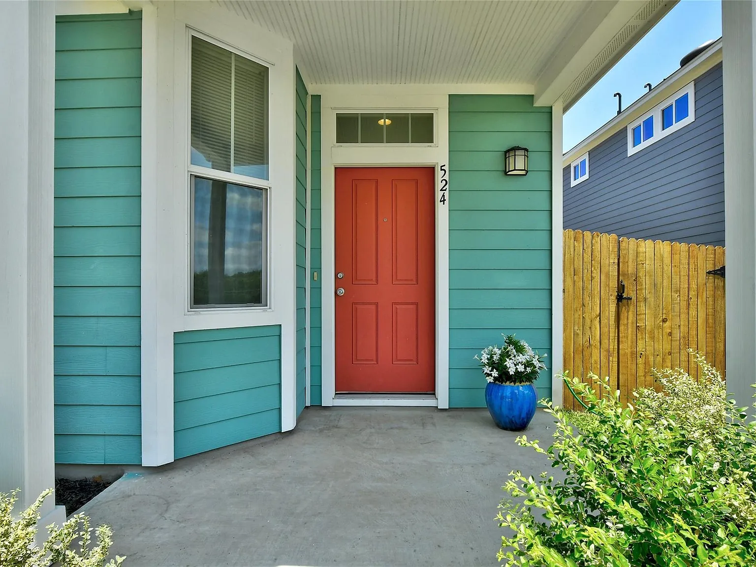 3 bed, 2.0 bath, 1160 sqft, $1,700 — Photo 3