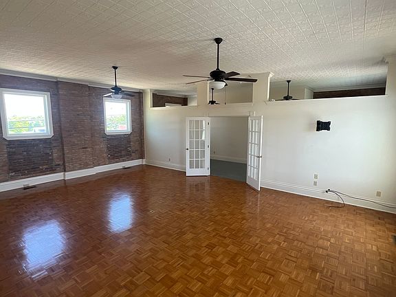 5th image of 400 Main St #400