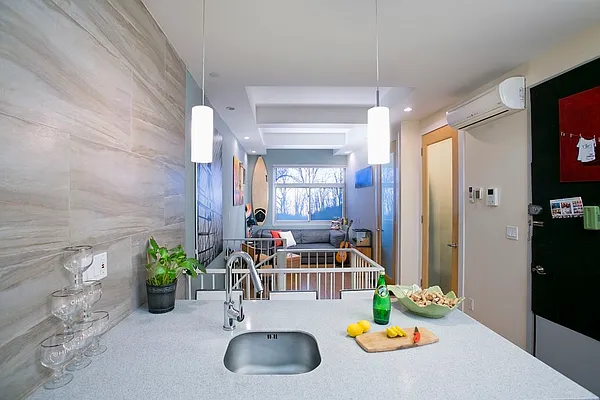 Sold by The InHouse Group | media 13