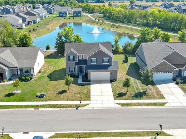 6361 N Cedarwood Dr, McCordsville, IN 46055