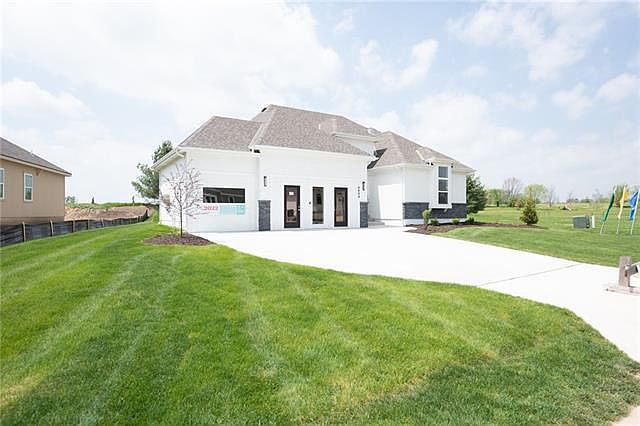 1st image of 4440 Aspen Dr