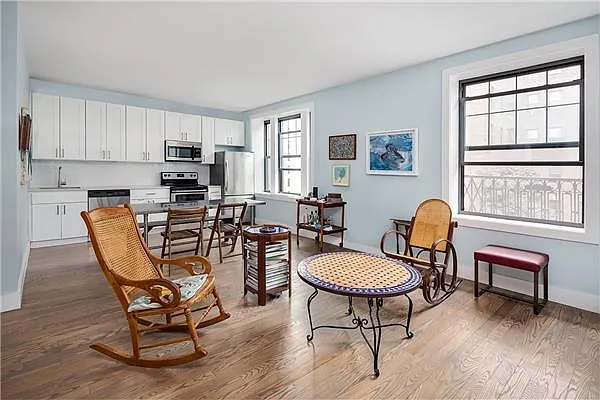 Rented by Poljan Properties Inc. | media 1