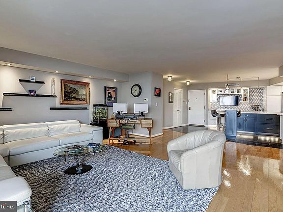 3rd image of 1101 S Arlington Ridge Rd APT 913
