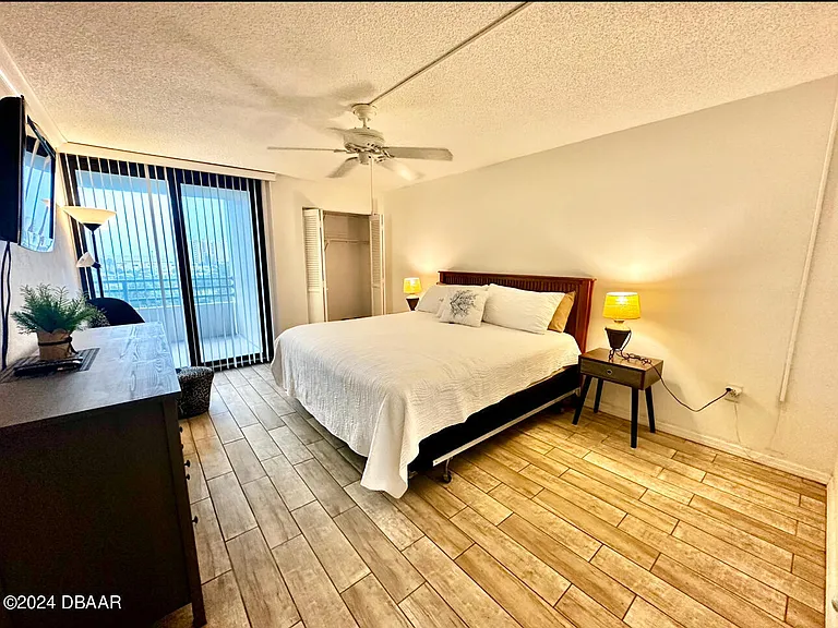 1 Oceans West Blvd #4B5 — Photo 17