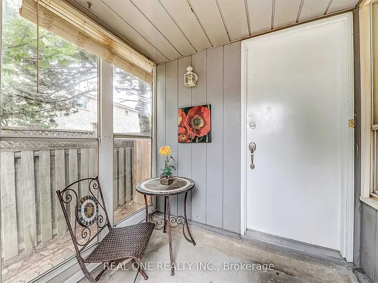 2 Maitland Dr — Photo 16