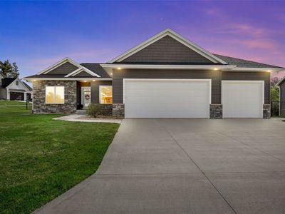 3073 Dell Ridge Ln, Hiawatha, IA, 52233