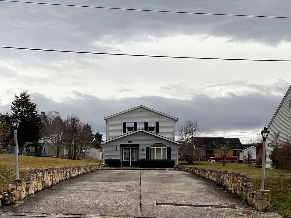 1st image of 109 2nd Ave