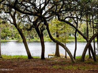 110 Simpson Ct, Interlachen, FL 32148