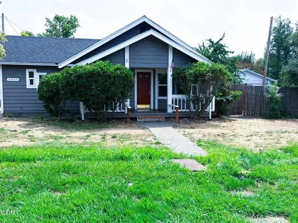 1231 NE A St, Grants Pass, OR 97526