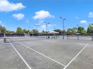 470 Launch Cir APT 403, Naples, FL 34108
