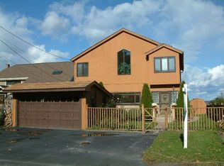 3316 Edgemere Dr, Rochester, NY 14612