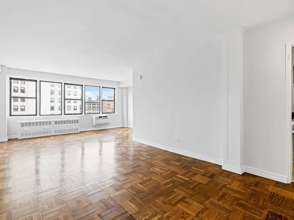 200 E 15th St, New York, NY