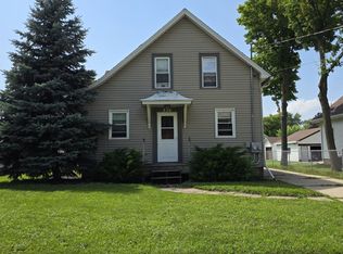 826 Tayco St, Menasha, WI 54952