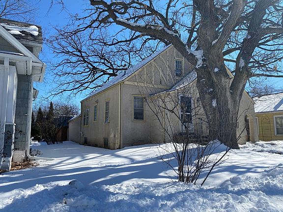 3rd image of 2649 36th Ave S