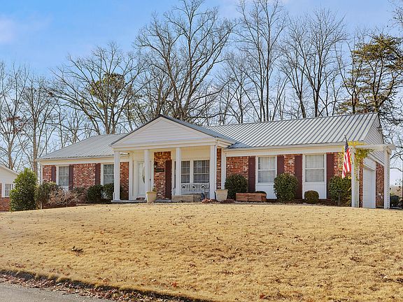 2nd image of 3515 Crestwood Dr NW