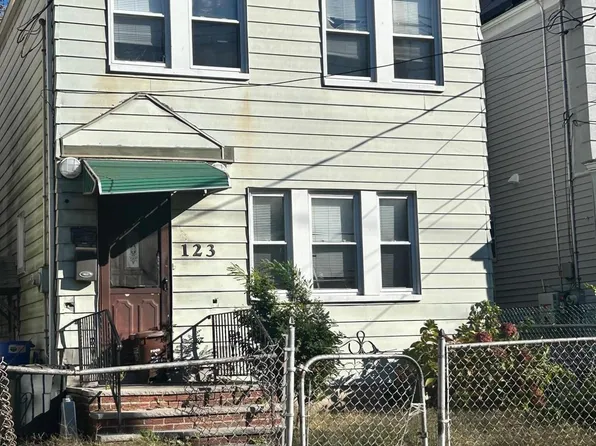 123 Alaska St, Staten Island, NY 10310