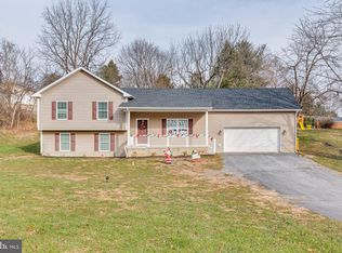371 Cardinal Dr, Inwood, WV 25428
