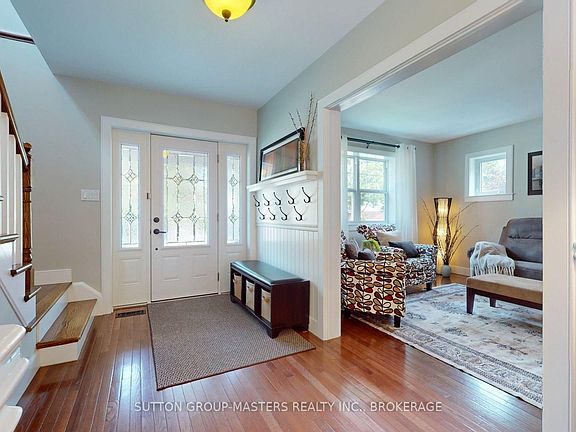 4th image of 160 Napier St