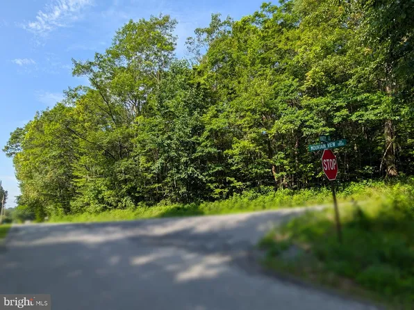 752 Mountain View Dr, Schellsburg, PA 15559