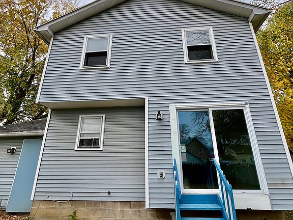 2nd image of 118 Eiffel Pl