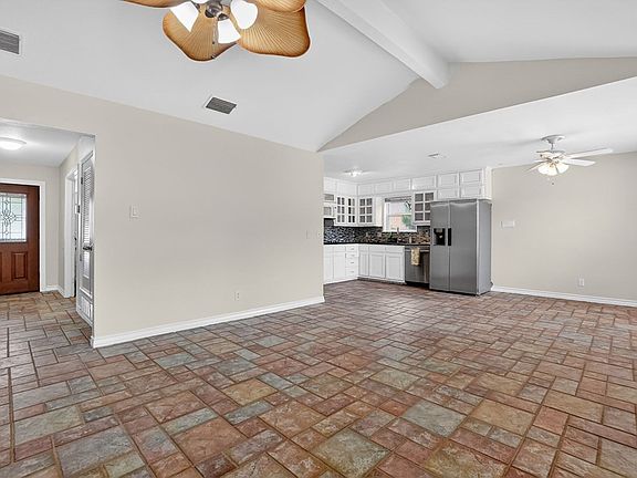 5th image of 2200 Hughes St
