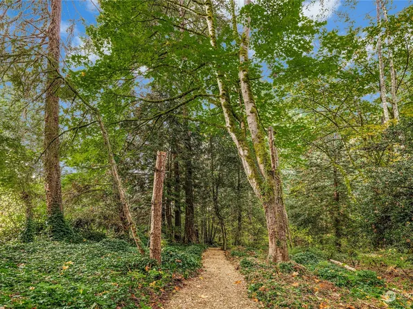 0 NE Lofgren (Lot B) Road, Bainbridge Island, WA 98110
