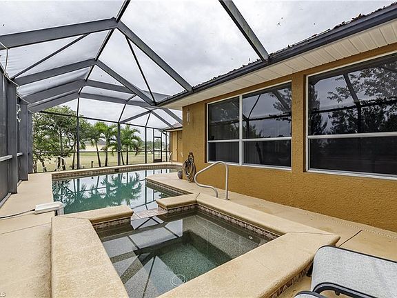 4th image of 1204 N Gator Cir