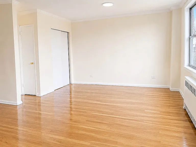 150 Hawthorne St #5P — Photo 2