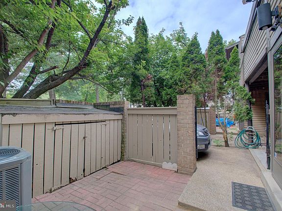 5th image of 9535 Copps Hill Dr