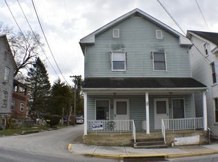 32 Church St #B, Seven Valleys, PA 17360
