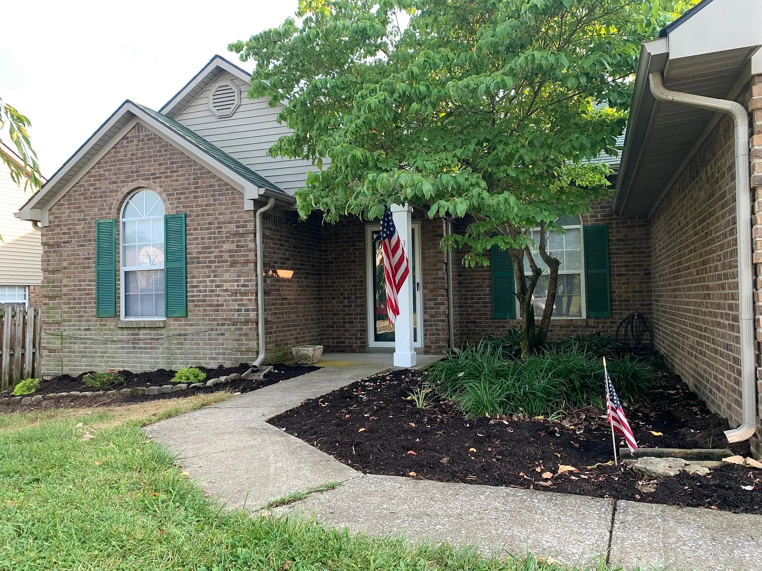 3 bed, 1583 sqft, $1,850 — Photo 1