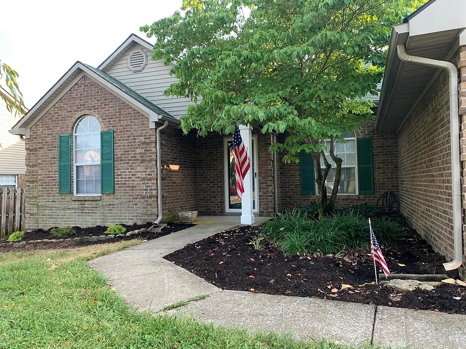 213 Copperfield Ln #213