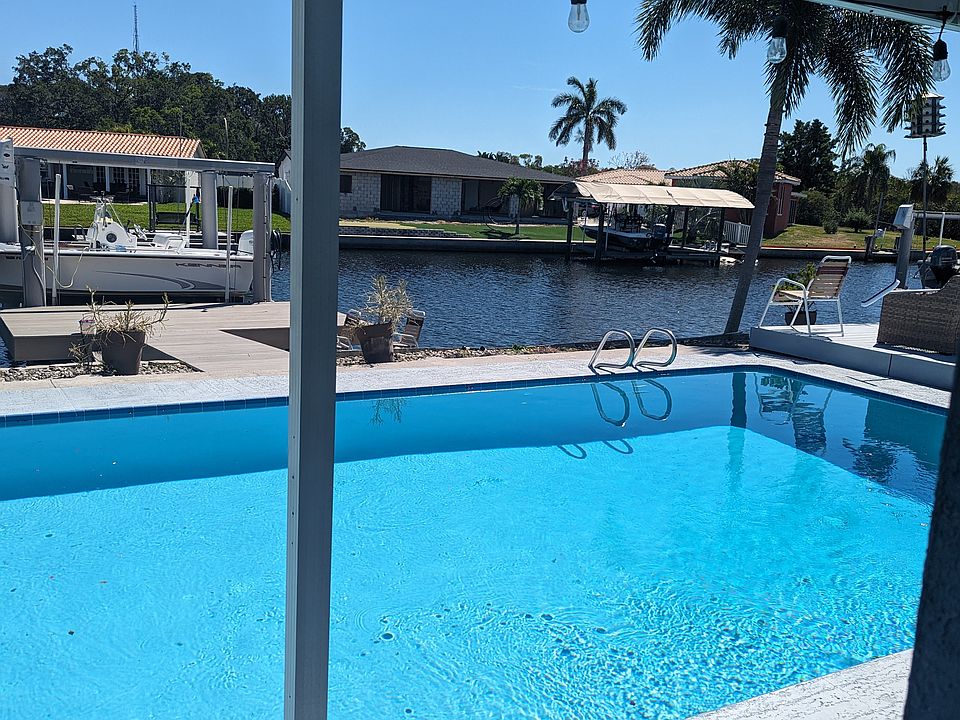 1st image of 9467 Sun Isle Dr NE