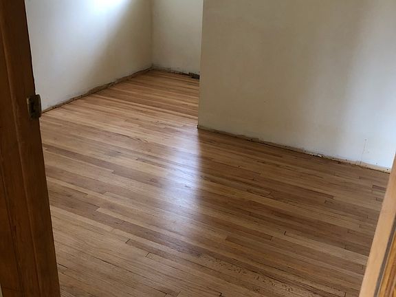 NE Bdrm w/o baseboard 