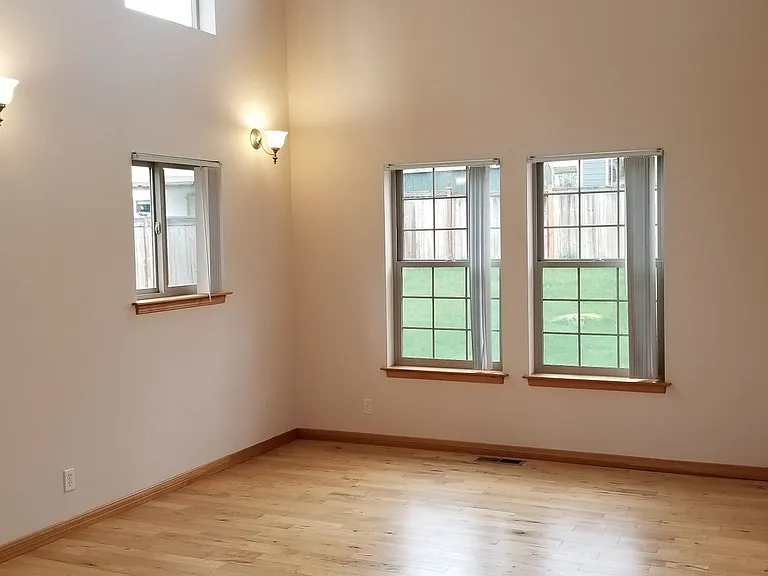 1847 Redwood Dr — Photo 7