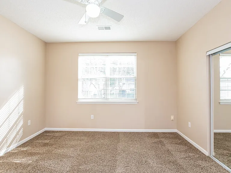 8707 Meadowmont View Dr — Photo 12
