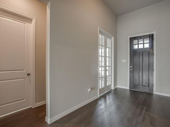 5th image of 1503 Gardenia St