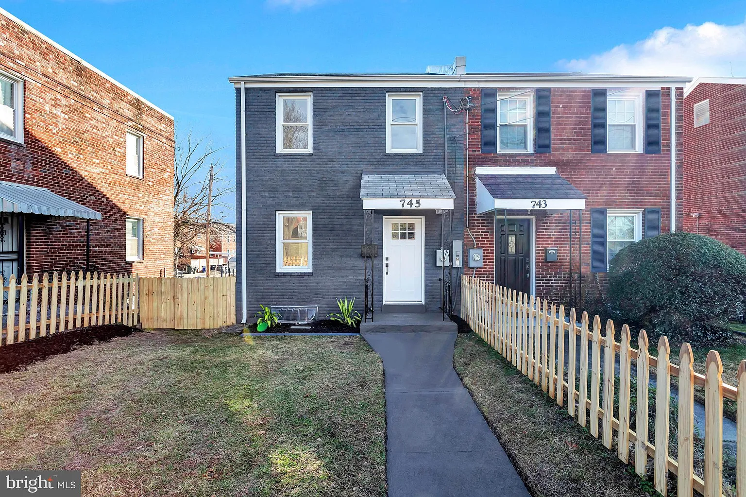 745 Gallatin St NE photo 1