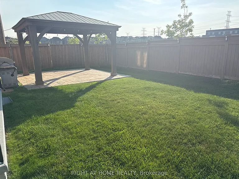 116 Hurst Dr — Photo 46