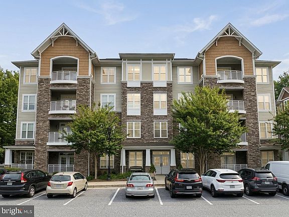 2nd image of 11 Clay Lodge Ln Unit 101
