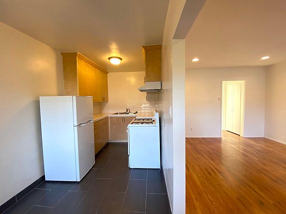 5th image of 14310 Chandler Blvd #5