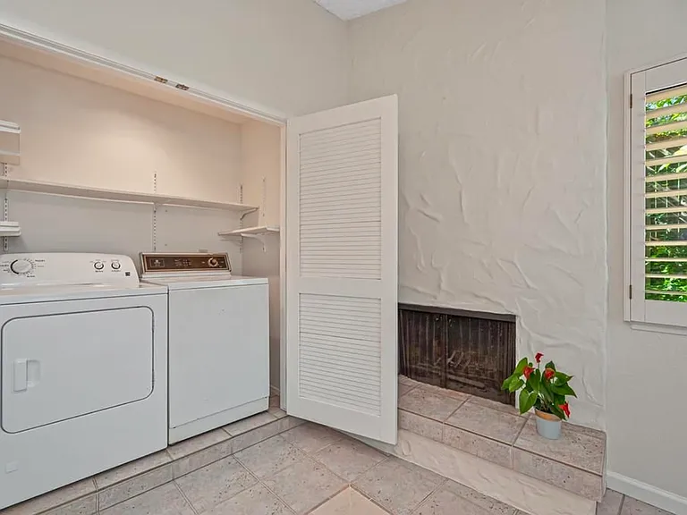 1545 Wimbledon Dr — Photo 30