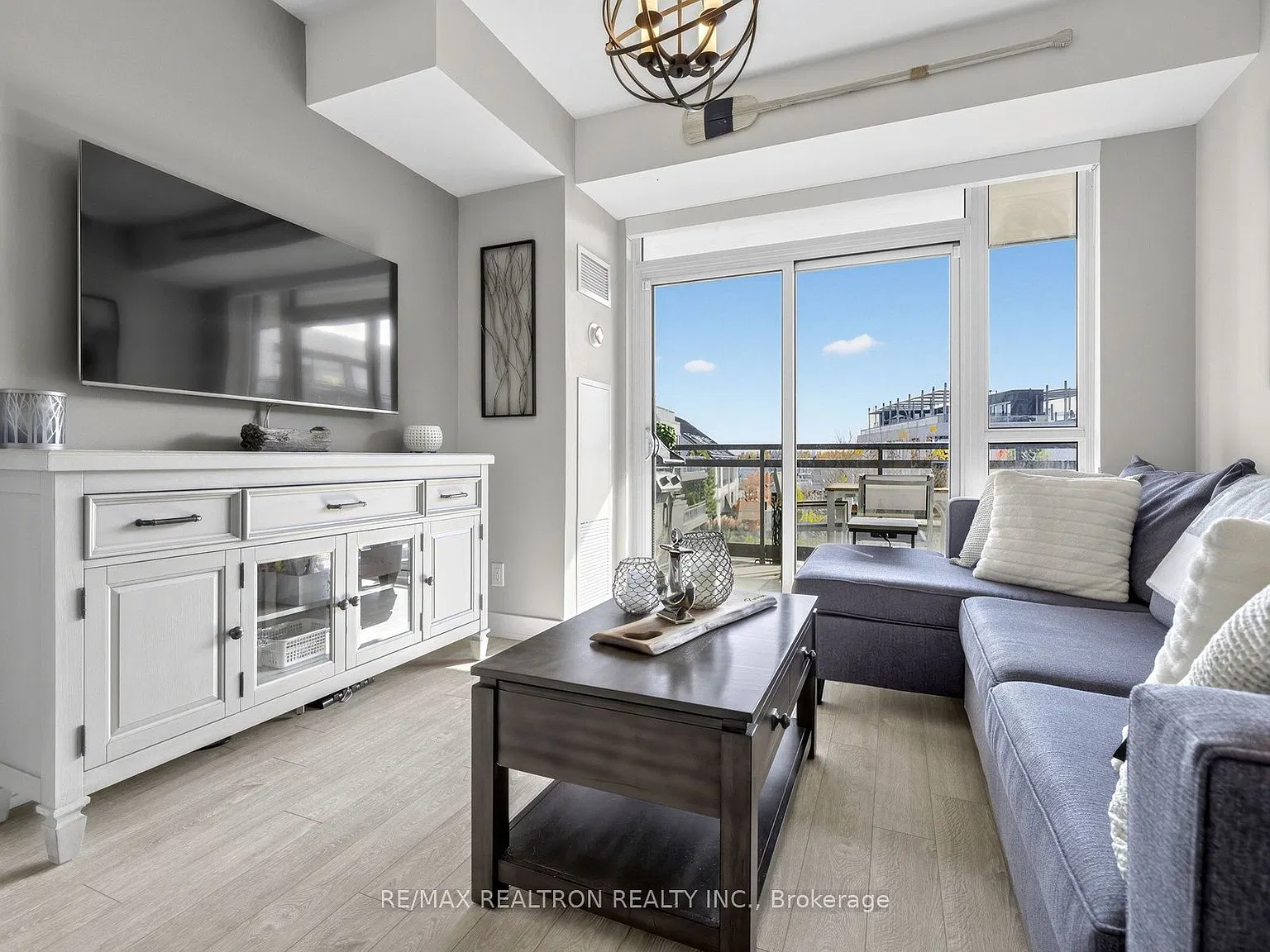 2 bed, $2,300 — Photo 4