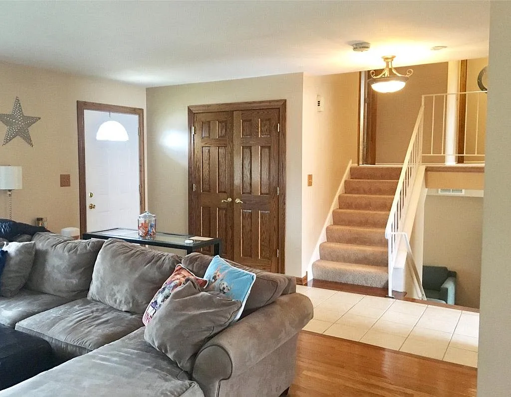 402 Oliver Drive — Photo 2