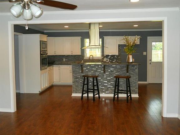 4th image of 6113 Costen Ln