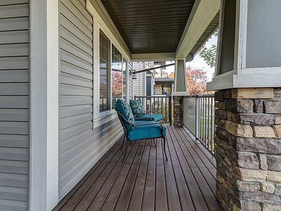 3rd image of 22015 97th Ave NW